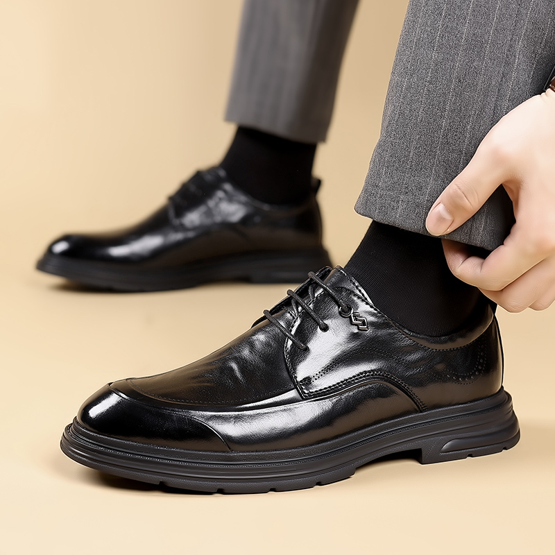 Oxford Shoes Brogue - รองเท้าหนังอ็อกซ์ฟอร์ดสไตล์ลำลองแบบอังกฤษสำหรับผู้ชายรุ่นใหม่ แบรนด์ดัง คลาสสิก สีดำ เหมาะสำหรับทำงาน แบบผูกเชือก