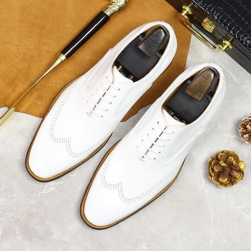 Oxford Shoes Brogue - รองเท้าหนังแท้สีขาวกระชับทนทานต่อการฉีกขาดสำหรับผู้ชายรองเท้าลำลองแบบผูกเชือกรองเท้างานแต่งงานผู้ชายตามสมัยนิยมผ้าอ็อกซ์ฟอร์ดตื้น