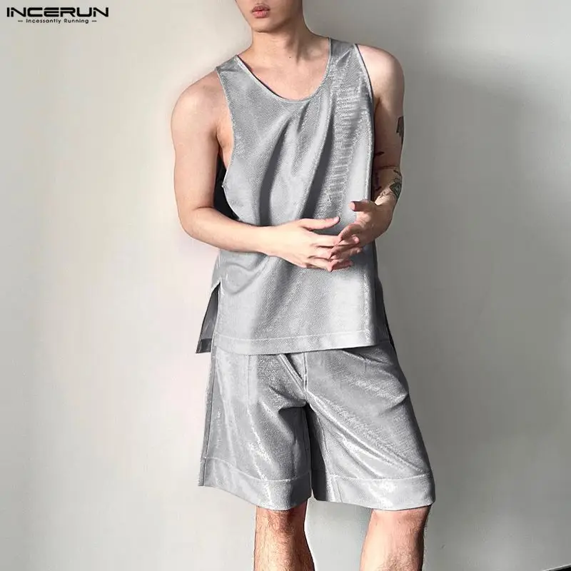 Mens Fashion Casual 2026 - INCERUN ชุดผู้ชาย เสื้อกล้ามคอกลมแขนกุด ผ้ามันเงา กางเกงขาสั้น ชุดสองชิ้น