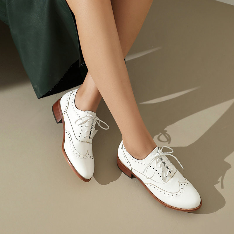 รองเท้าอ็อกซ์ฟอร์ดแบบ Brogue ส - Oxford Shoes Brogue บทวิจารณ์และราคา