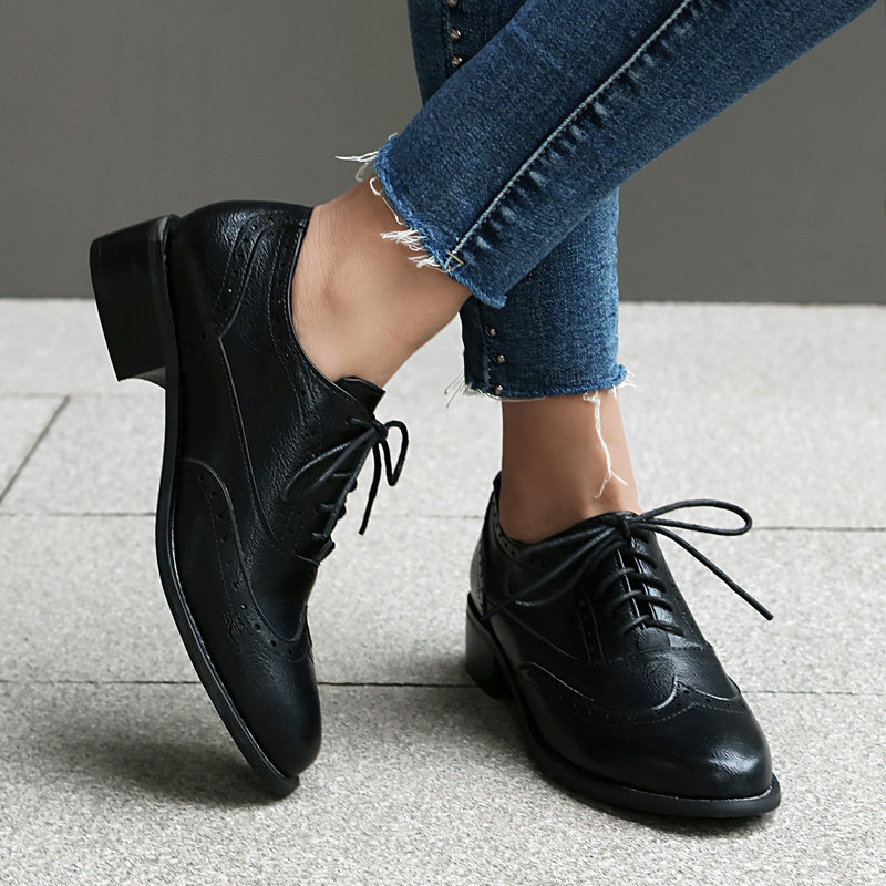 รองเท้าอ็อกซ์ฟอร์ดแบบ Brogue ส - Oxford Shoes Brogue บทวิจารณ์และราคา