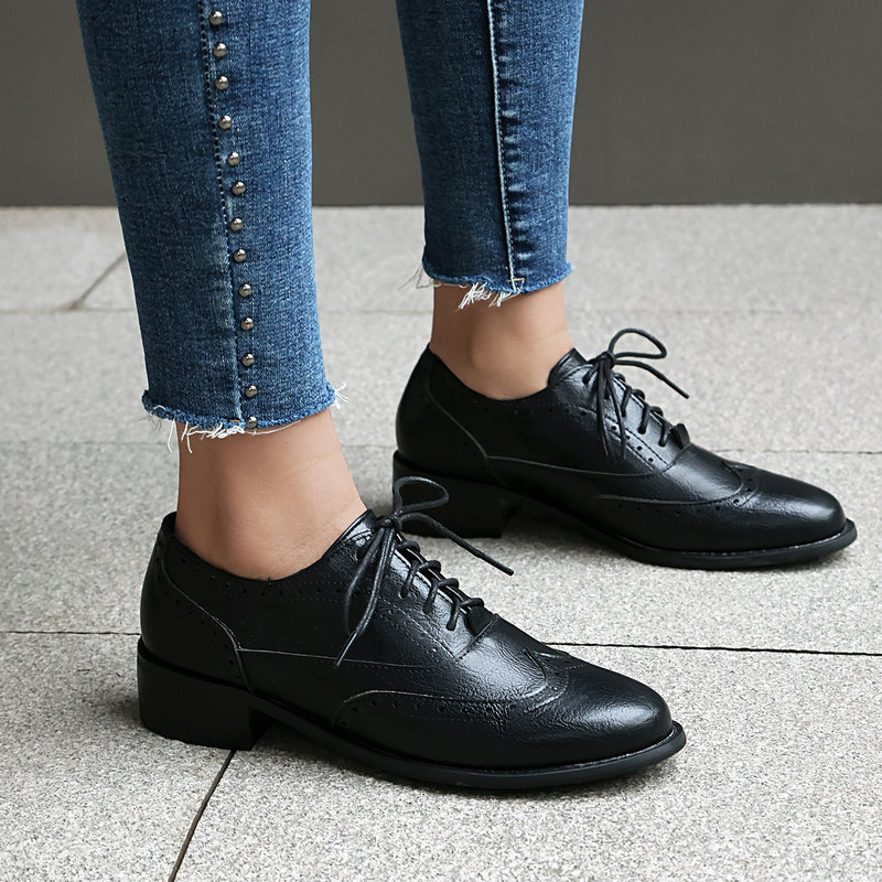 รองเท้าอ็อกซ์ฟอร์ดแบบ Brogue ส - Oxford Shoes Brogue บทวิจารณ์และราคา